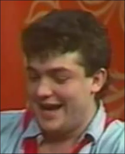 Un grand costaud qui profitait de sa carrure pour menacer les autres (pour le rire), c'est ?