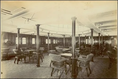 De quel pays le mont K&eacute;dia d'Idjil est-il le point culminant ?