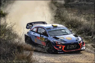 Quel pilote est devenu champion du monde WRC ?