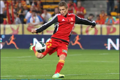 Qui est ce Thorgan rendu c&eacute;l&egrave;bre par le football, comme ses fr&egrave;res Eden, Kylian et Ethan ?