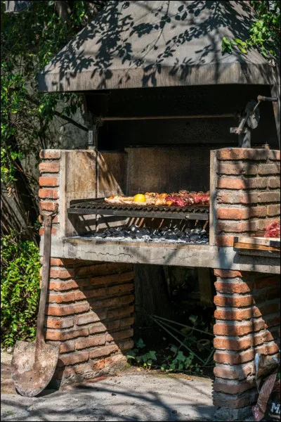 ''Cogner des clous.'' Que veut dire cette expression qu&eacute;b&eacute;coise ?