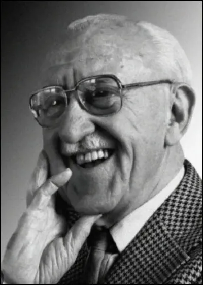 Acteur de l�ind&eacute;pendance de son pays, Halld&oacute;r Laxness est n&eacute; en 1902. Il re&ccedil;oit le prix Nobel de litt&eacute;rature (1955) et le prix international de la paix. Quelle &eacute;tait sa nationalit&eacute; ?