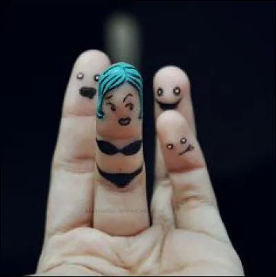 S'allie souvent aux ongles !