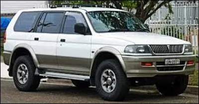 Ce gros 4X4 blanc est un ...