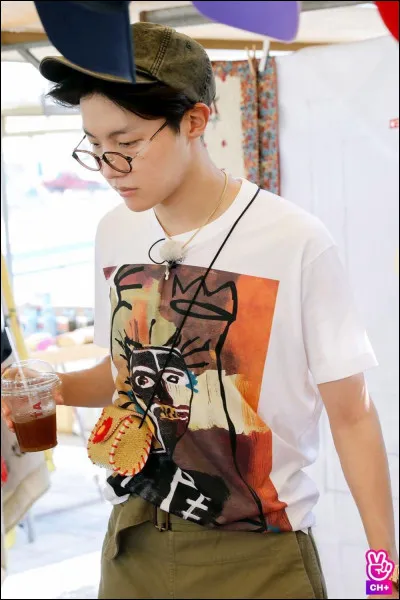 Quel groupe a fait une collaboration tr&egrave;s tr&egrave;s connue avec J-Hope ?