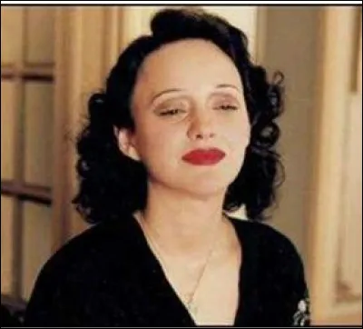 Dans "La M&ocirc;me", qui interpr&egrave;te Simone, l�amie d�Edith Piaf, dite Momone ?