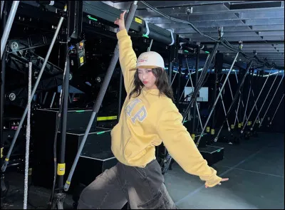 Quelle chanson fait : "MoveYou don't want no problems in thatMood" ?