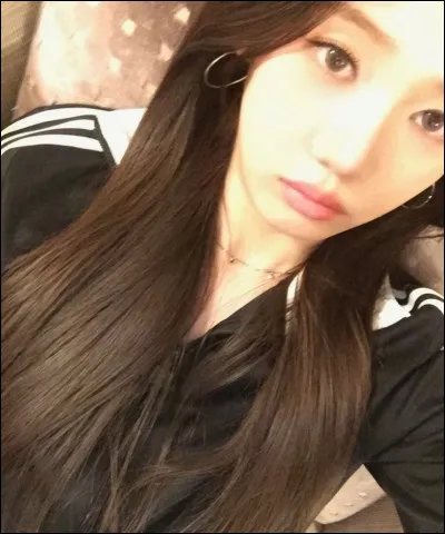 De quelle chanson proviennent ces lignes : "I've never felt like this beforeThey stop when I walk through the door" ?