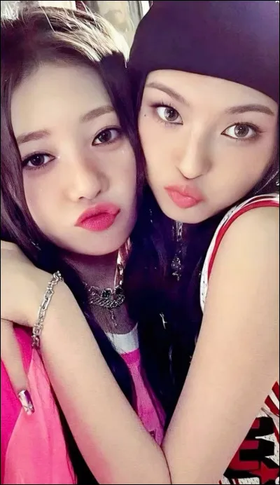 Trouve la chanson gr&acirc;ce &agrave; ces paroles : "Head bouncing like a ping pong / We poppin' out, it's on" ?