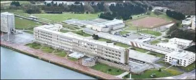 Que faisait Roussel avant d'tre compositeur de musique ?