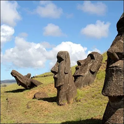 J'ai crois&eacute; ces grandes statues sur l'&icirc;le de P&acirc;ques. O&ugrave; suis-je ?