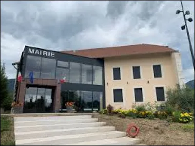 Je vous emm&egrave;ne maintenant en Auvergne-Rh&ocirc;ne-Alpes, &agrave; Chevry. Ville du Pays de Gex, elle se situe ...