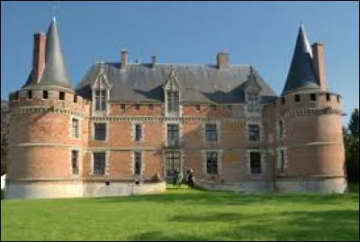 Nous faisons une petite halte au ch&acirc;teau du Plessis-Brion. Commune de l'aire d'attraction Compi&eacute;gnoise, elle se situe dans le d&eacute;partement ...