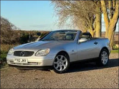 Pour commencer, je vais vous demander le nom de mod&egrave;le.