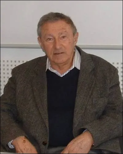 L'&eacute;crivain fran&ccedil;ais Serge Doubrovsky a cr&eacute;&eacute; un terme qui d&eacute;signe &agrave; pr&eacute;sent un genre litt&eacute;raire. Quel est-il ?