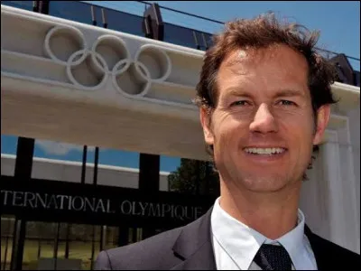 Quel sportif fran&ccedil;ais a &eacute;t&eacute; d&eacute;sign&eacute; pr&eacute;sident du Comit&eacute; d'organisation des JO d'hiver 2030 ?