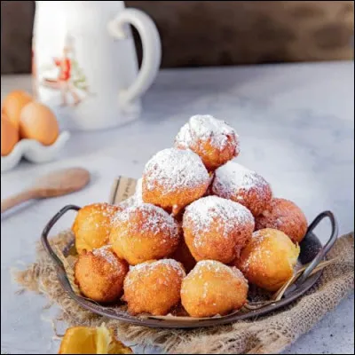 Vous aurez aussi le droit de savourer ces beignets sucr&eacute;s de p&acirc;te &agrave; choux ! Quel est leur nom ?