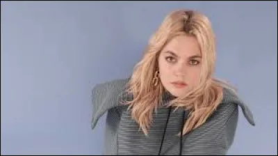 Quel &acirc;ge aura la chanteuse Louane ?