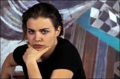 Quelle est la nationalit&eacute; de la chanteuse Gala ?