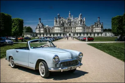 En 1955, une version sport est pr&eacute;sent&eacute;e. Quel est ce mod&egrave;le sp&eacute;cifique ?