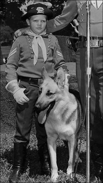 Petite pi&egrave;ce qui prolonge une chambre.