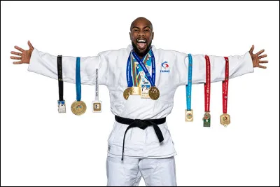 Combien de m&eacute;dailles d'or Teddy Riner a-t-il d&eacute;croch&eacute; au cours de sa carri&egrave;re aux Jeux olympiques ?
