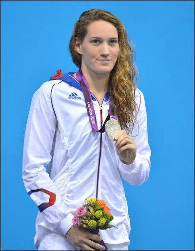 Natation toujours, voil&agrave; l'immense championne Camille Muffat, tristement disparue &agrave; l'&acirc;ge de 25 ans dans un accident. Sur quelle &eacute;preuve est-elle devenue championne olympique aux Jeux de Londres en 2012 ?