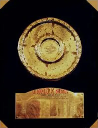 Le premier titre de champion de France de rugby &agrave; XV a &eacute;t&eacute; d&eacute;cern&eacute; en quelle ann&eacute;e ?