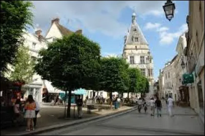 Quelle est cette ville de 31 000 habitants, deuxi&egrave;me ville du d&eacute;partement de l'Eure-et-Loir apr&egrave;s Chartres ?