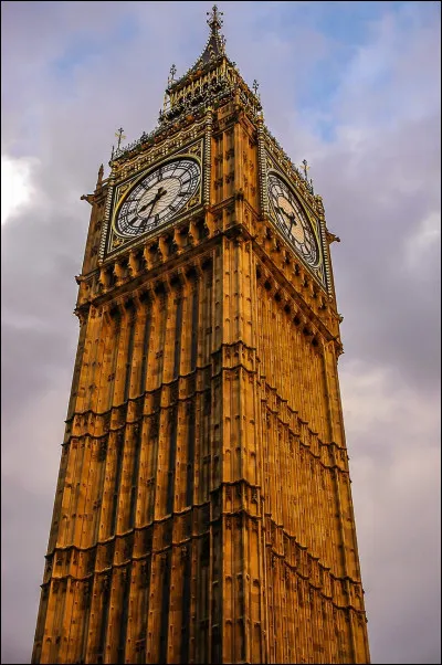 Quel est le monument embl&eacute;matique situ&eacute; &agrave; Londres avec Big Ben ?