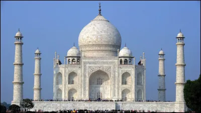 Dans quel pays est situ&eacute; le mausol&eacute;e Taj Mahal ?