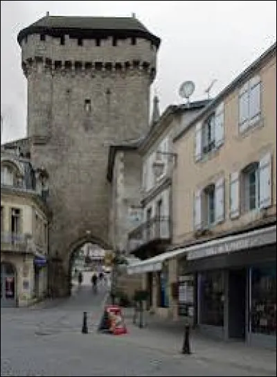Quelle est cette petite ville de 5 000 habitants, deuxi&egrave;me ville du d&eacute;partement de la Creuse apr&egrave;s Gu&eacute;ret ?