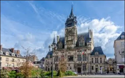 Quelle est cette ville de 40 000 habitants, deuxi&egrave;me ville du d&eacute;partement de l'Oise derri&egrave;re Beauvais ?