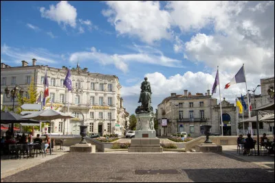 Quelle est cette ville de 18 500 habitants, deuxi&egrave;me ville du d&eacute;partement de la Charente derri&egrave;re Angoul&ecirc;me ?