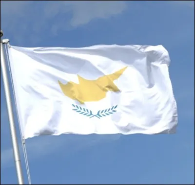 Et lui, c'est le drapeau...