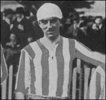 Le surnom de ce petit buteur (1, 54 m) de l'Athletic Bilbao (200 buts en 170 matchs de 1911  1921), Pichichi, a t repris pour nommer le meilleur buteur de la Liga...