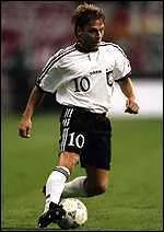 Le football allemand a aussi produit quelques uns de ces milieux de poches techniques et insaisissables. Parmi eux, ce champion du monde 1990, mesurant 1, 66 m, pass par la Juve et la Roma...