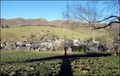 Pour finir, je vous emm&egrave;ne &agrave; Villeneuve. Petit village de 42 habitants, dans l'ancienne r&eacute;gion Midi-Pyr&eacute;n&eacute;es, il se situe dans le d&eacute;partement ...