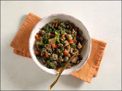 Quel ingr&eacute;dient est indispensable dans une ratatouille traditionnelle ?