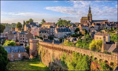 Quelle sp&eacute;cialit&eacute; est originaire de la Bretagne ?