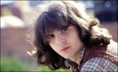 &Agrave; la base, pour quel chanteur a-t-il &eacute;crit la chanson "Je ne suis pas un h&eacute;ros" ?