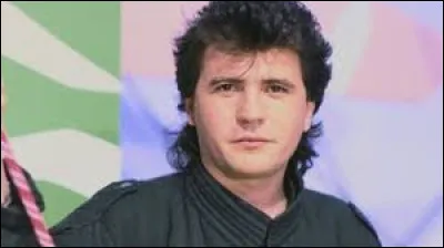 Quel est le tube principal de son album "Vendeurs de larmes" paru en 1982 ?