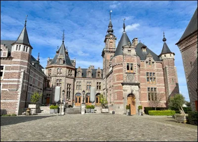 Anouk est belge, mais de quelle ville belge est-elle originaire ?