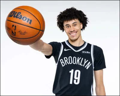 Qui est le meneur des Nets ?