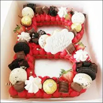 Biscuits : lesquels entourent la charlotte aux fraises ?