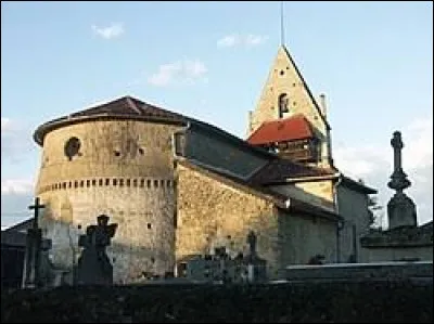 Nous sommes dans le Comminges, &agrave; Ganties. Village de l'arrondissement de Saint-Gaudens, il se situe dans le d&eacute;partement ...
