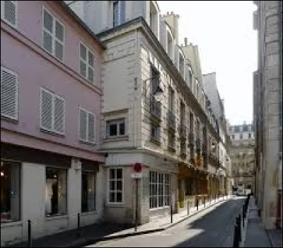 C'est un passage du 6e arrondissement qui d&eacute;bouche sur le boulevard Saint-Germain pr&egrave;s de l'&eacute;glise Saint-Germain des Pr&egrave;s :