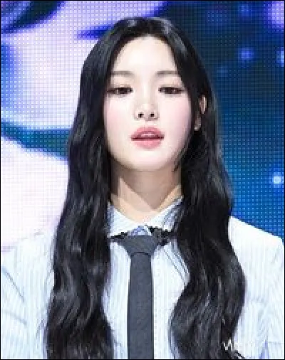 Hearts2Hearts ! Nouveau groupe ayant d&eacute;but&eacute; en 2025, elle en fait partie, et c'est bien &eacute;videmment...