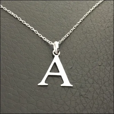 A : Il siffle et rampe...