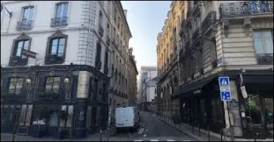 C'est une rue du 6e arrondissement qui va des quais &agrave; la rue Saint-Andr&eacute;-des-Arts :